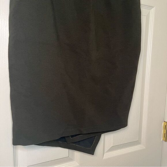 Lord & Taylor Dark Olive Green Textured MIDI Skirt- Medium - Picture 3 of 4